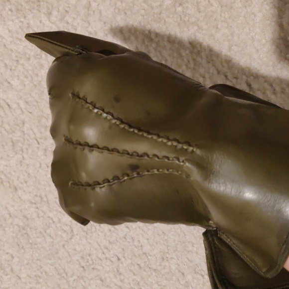 Bruno Di Costanzo handcrafted Olive Leather XL gloves with silk lining - Picture 9 of 14